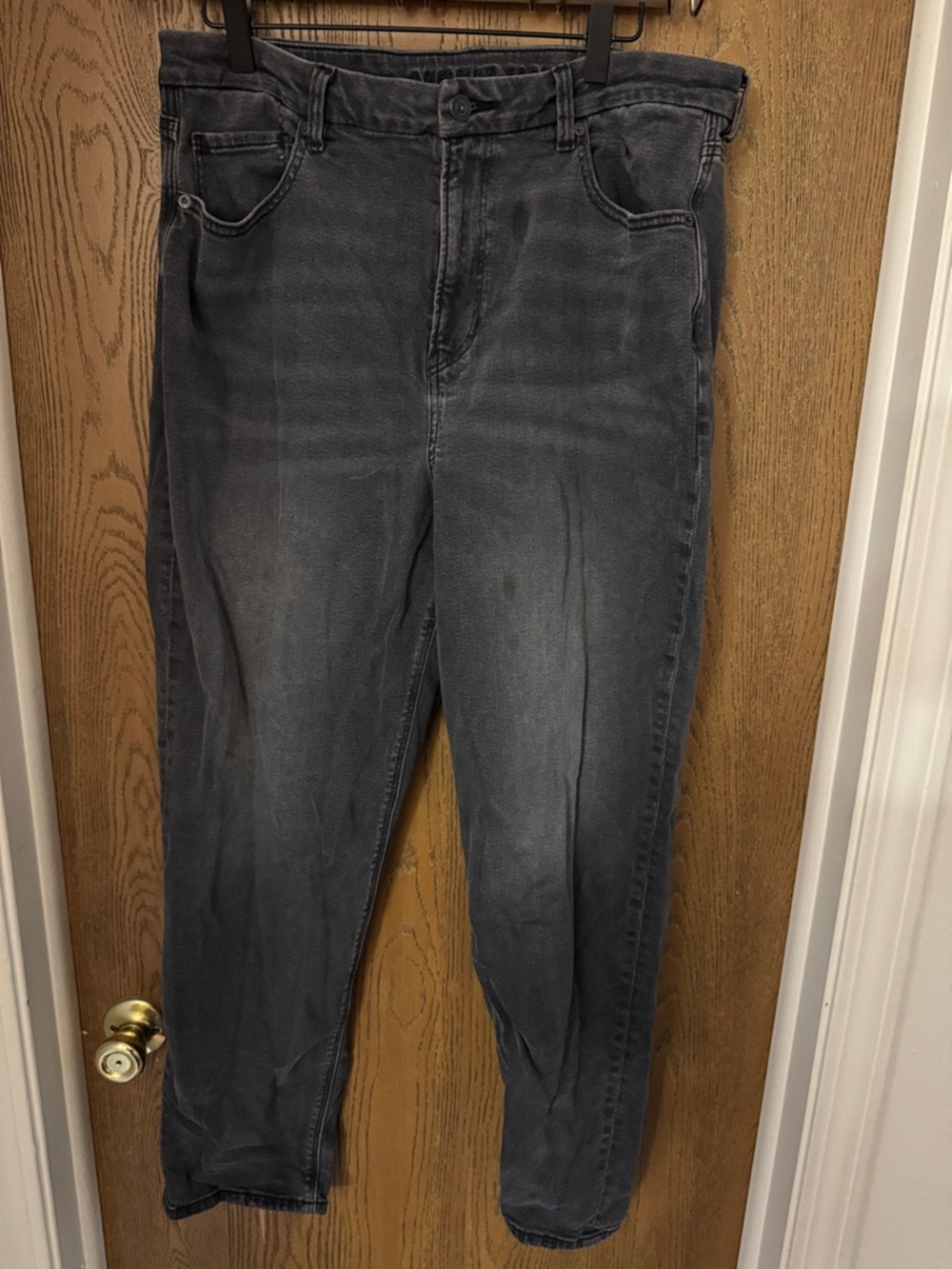 American Eagle Outfitters Women’s Tall Straight Leg Jeans in Charcoal Gray